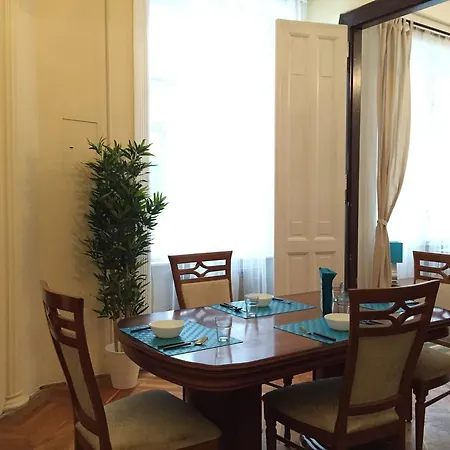 Budget By Hi5 - Vaci Street 44 Budapest