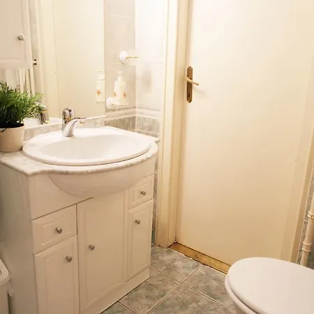 Budget By Hi5 - Vaci Street 44 *