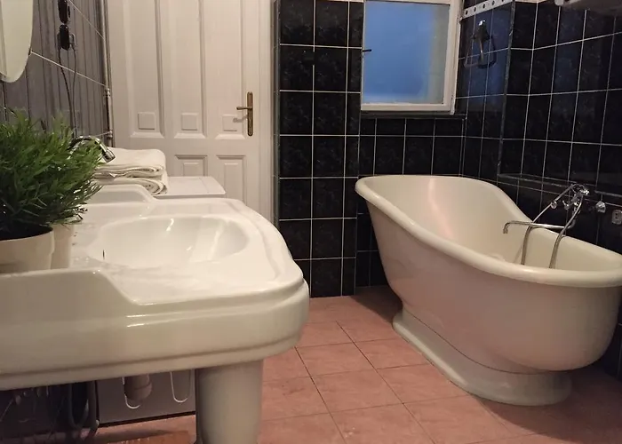 Apartament Budget By Hi5 - Vaci Street 44 *