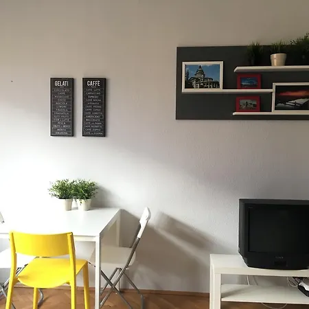 Budget By Hi5 - Vaci Street 44 * Budapeşte
