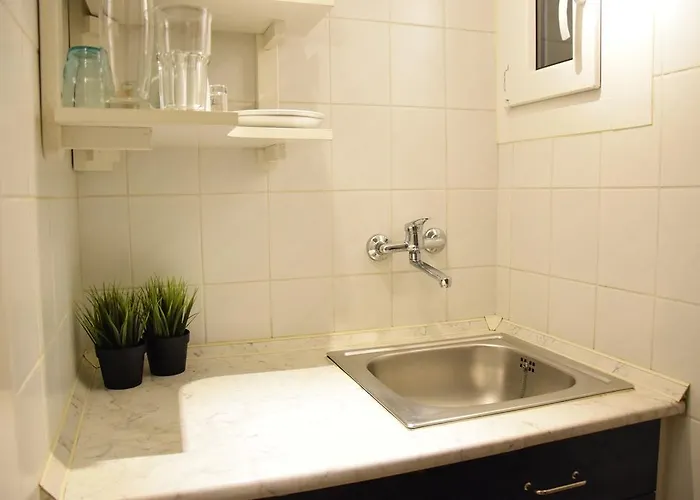 Budget By Hi5 - Váci Street 44 * Budapest