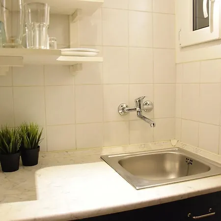 Budget By Hi5 - Váci Street 44 * Budapest